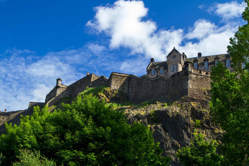 Fototapeta na wymiar Edinburgh Castle under Blue Sky
