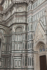 Fototapeta na wymiar Fachada de la catedral de Florencia