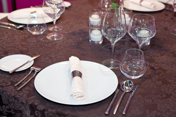 Elegant wedding dinner in brown