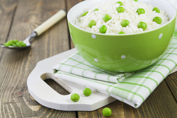 Rice with green peas