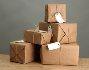 parcels boxes with kraft paper,