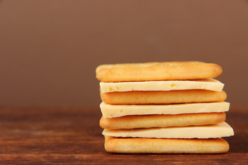Delicious crackers with cheese