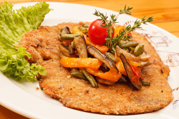 Schnitzel with vegetables