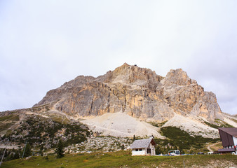 Fototapeta na wymiar Piccolo Lagazuoi dal Passo Falzarego