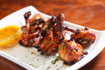 Chicken wings with sauce