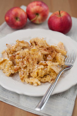 Apfel Grieß Schmarrn