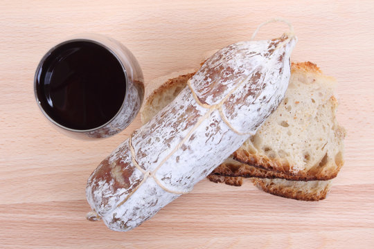 Pane Vino E Salame