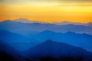 hong kong sunrise on mountain