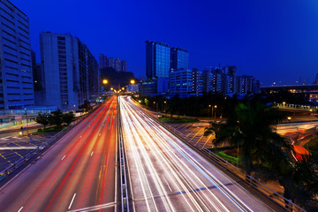 Fototapeta premium traffic light trails at night