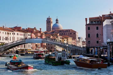 Fototapeten Venedig, Italien. Eine Brücke über den Canal Grande © Photocreo Bednarek