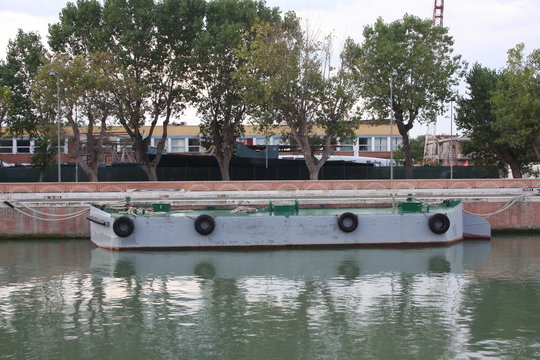 BARCA SUL TEVERE