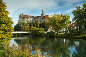 Fototapeta premium Ansicht auf das Hohenzollernschloß in Sigmaringen