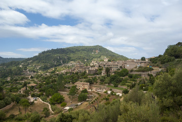 Fototapeta na wymiar Widok na górskie miejscowości Deia, Mallorca, Hiszpania