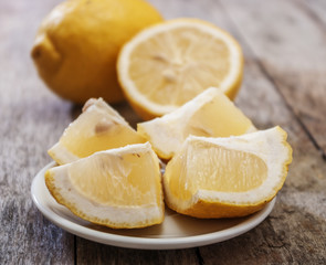 cut lemon