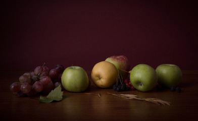 Still life: apples and grape