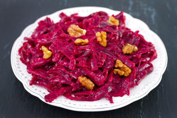 salad with beet and walnuts