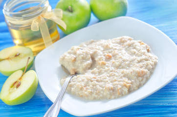 oat flakes with apples