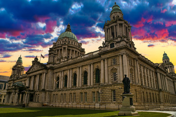 Fototapeta na wymiar Zachód słońca Obraz City Hall, Belfast Irlandia Północna