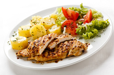 Grilled chicken breast and vegetables