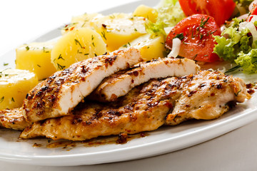 Grilled chicken breast and vegetables