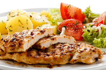 Grilled chicken breast and vegetables