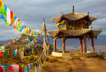 Naklejka premium Pagoda with flags. China