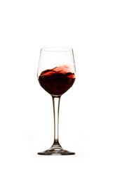 Bicchiere con vino bianco sfondo bianco, prosit, cincin