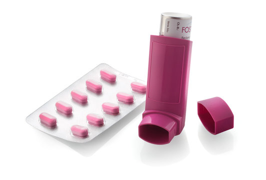 Asthmaspray und Tabletten