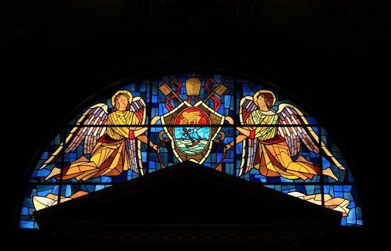 Rom, Kirchenfenster mit Engeln