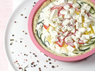 Process of cooking a vegetable pie.