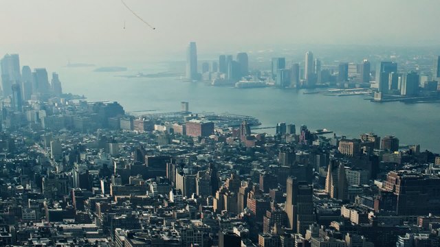 3D animation of missiles falling on New York City