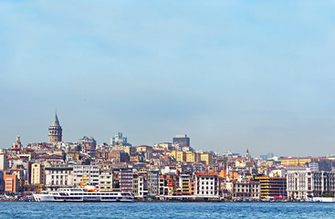 Obraz premium Beyoglu district historic architecture and Galata tower - mediev