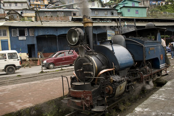 Fototapeta na wymiar Pociąg zabawka, Darjeeling, West Bengal, Indie