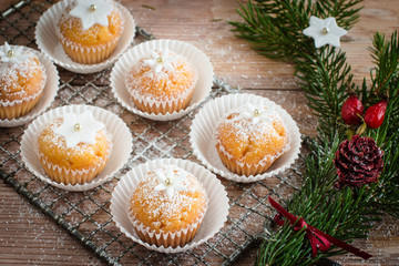 Little christmas cupcakes
