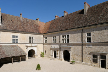 Fototapeta na wymiar Cour intérieure du Château de Clos de Vougeot