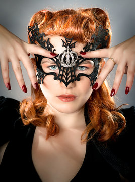 Burlesque (Cat De Pillar)
