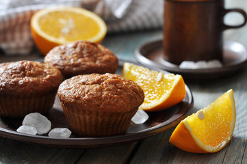 Carrot muffins with fresh oranges