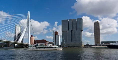 Fotobehang Erasmusbrug Wolkenkrabbers van Rotterdam