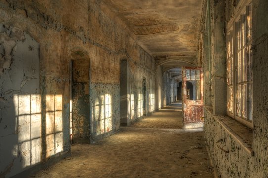 Verlassener Korridor in Beelitz