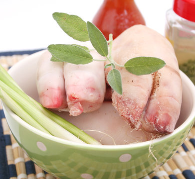 schweinef&uuml;sse