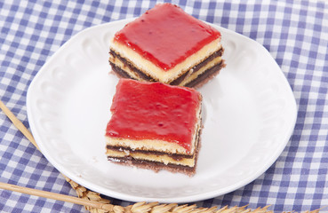 pasteles en plato