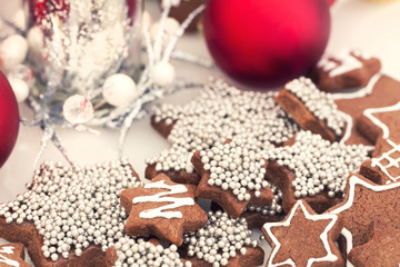 Fototapeta na wymiar Mieszane ciasteczka na Boże Narodzenie