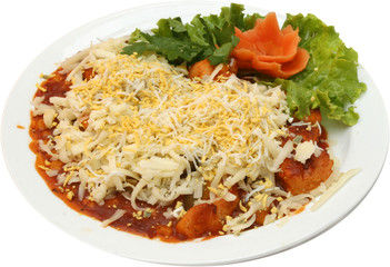 Chicken with red sauce, pasta and yellow cheese