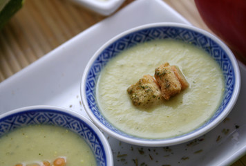 zucchinisuppe
