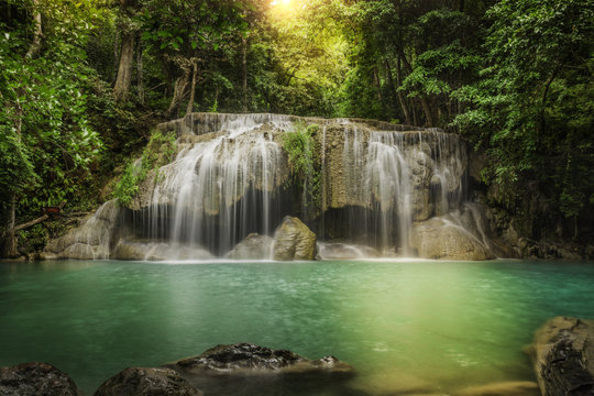 Second level of Erawan Waterfall in Kanchanaburi © anekoho