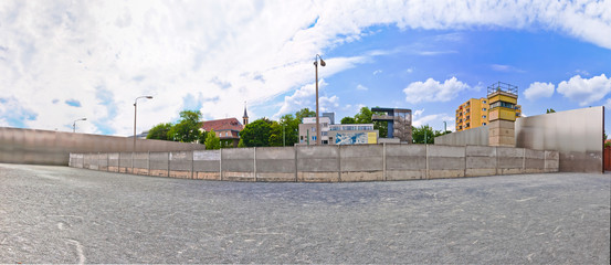 Naklejka premium pomnik do muru berlińskiego