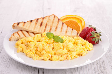 plate of scrambled egg