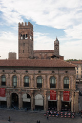 Fototapeta na wymiar Piazza Maggiore w Bolonii