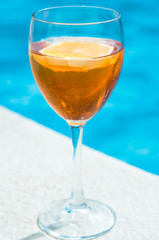 cocktail am pool