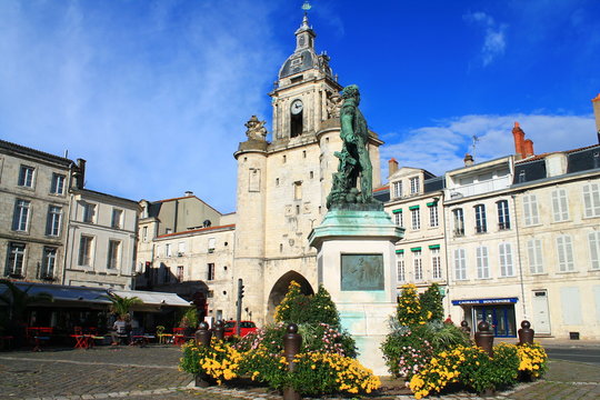 Porte de la grosse horloge